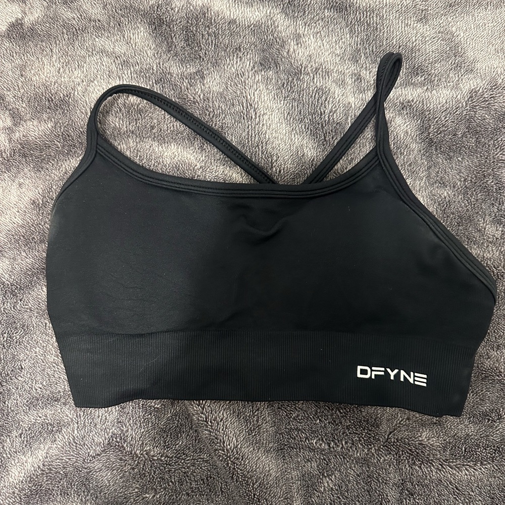Dfyne sports bra